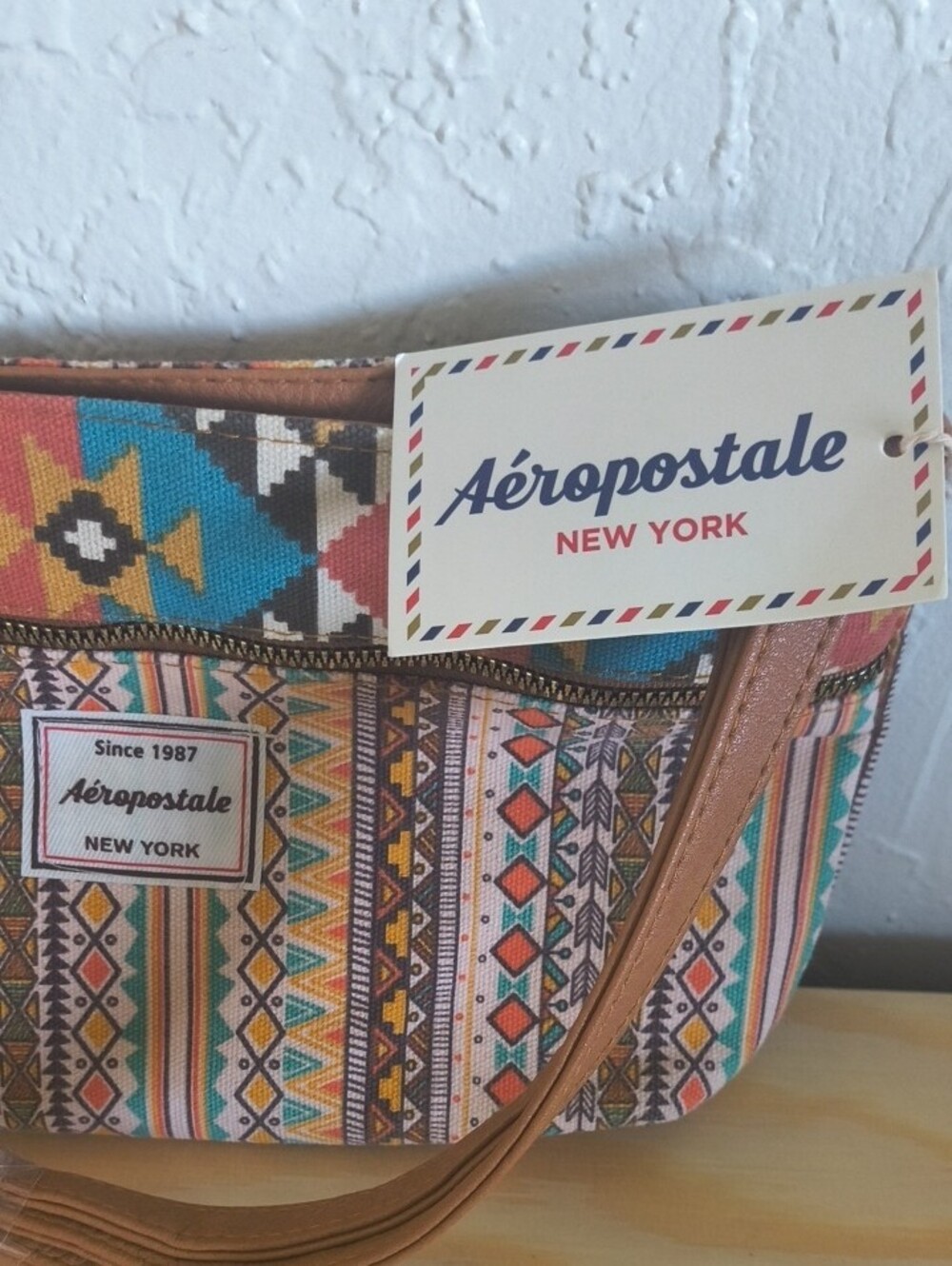 Aeropostale Aztec-Pattern Multicolor Crossbody with Tan Trim - Picture 2 of 4